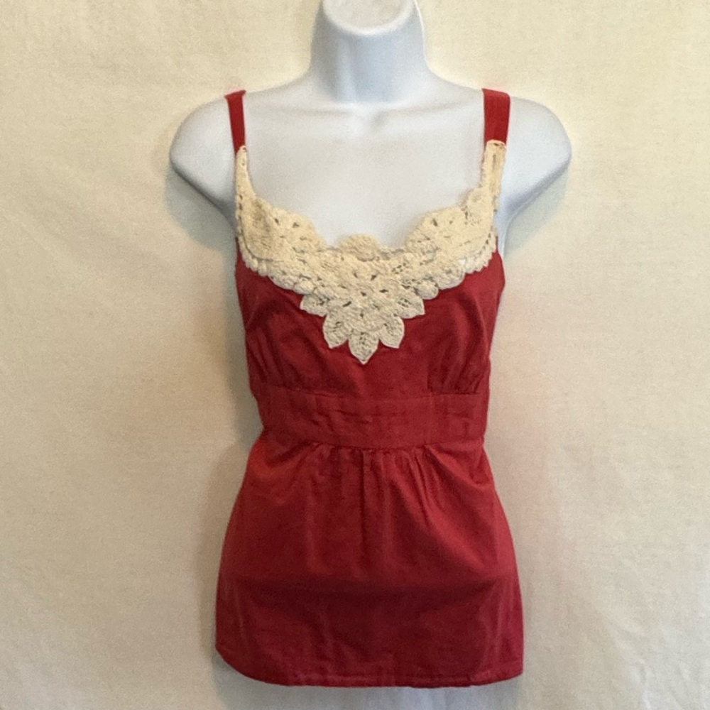 E-26 Loft Red & White Crochet Lace Trim Lined Sleeveless Summer Blouse Size 6